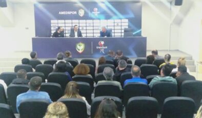 Kayapınar’da Spor ve Gençlik Hizmetleri İçin Stratejik Toplantı