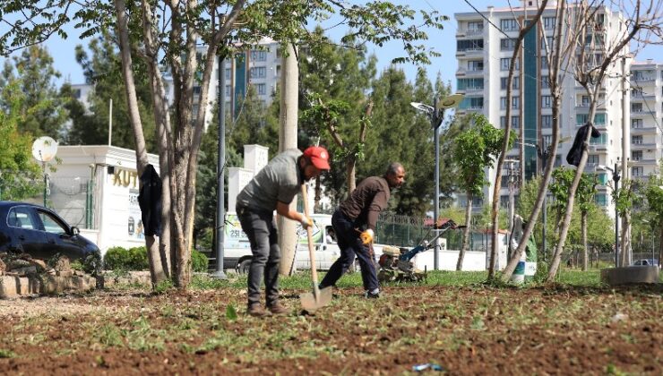 Kayapınar’daki parklar yaza hazır hale getiriliyor