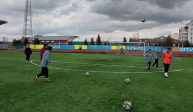 Ağrı’nın kadın futbol takımı 1. Lig yolunda tarih yazmaya hazırlanıyor