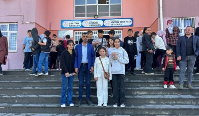 Kulp’ta öğrenciler sınavda ter dökerken muhtardan moral mesajı geldi