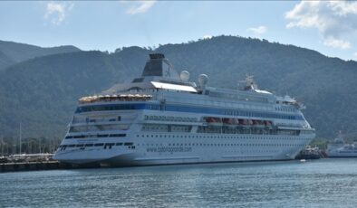 Marmaris’e sezonun ilk kruvaziyeri Rus turistlerle geldi