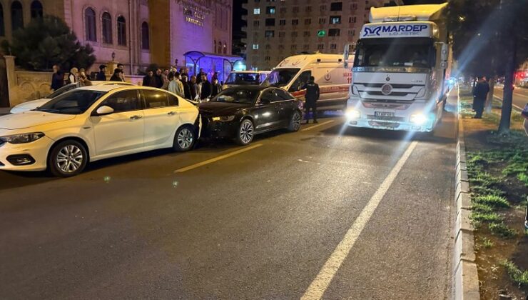 Midyat’ta iki aracın çarpıştığı kazada 7 kişi yaralandı