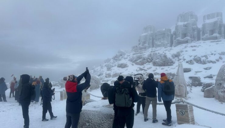 Dev heykeller karla kaplandı, Nemrut’ta kartpostallık manzara