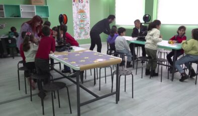 Muş’ta kurulan kodlama atölyesiyle çocuklar hayallerini yazıyor