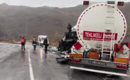 Hakkari’de otobüs ve tanker çarpıştı: 2’si ağır 8 kişi yaralandı