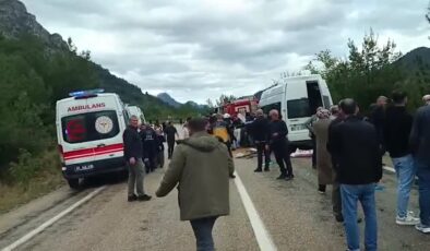 Kozan’da feci kaza: Aynı aileden 5 kişi hayatını kaybetti