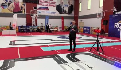 Samsun’da genç mucitler robotlarıyla yarıştı