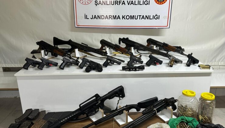 Şanlıurfa’da çok sayıda silah ele geçirildi, 22 zanlı yakalandı