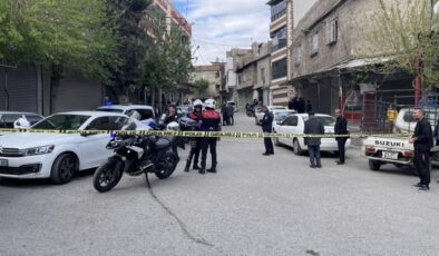 Şanlıurfa’da silahlı kavga: 5 araç ve bir iş yeri kurşunlandı