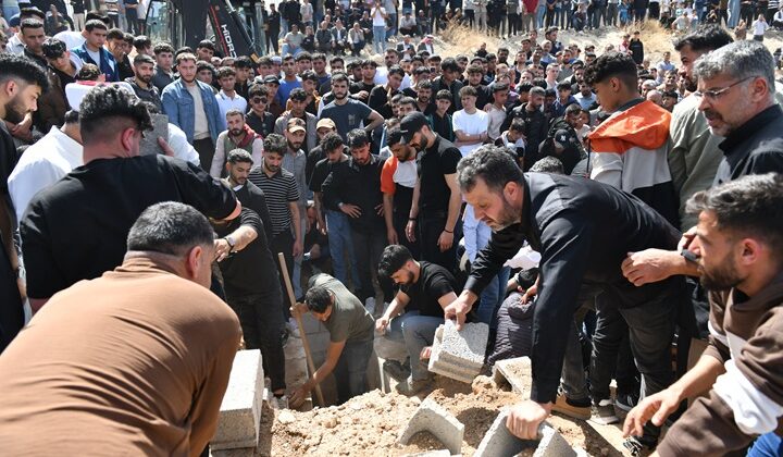 Toprak kayması sonucu hayatını kaybeden 3 işçi defnedildi