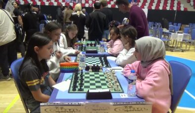 Muş’ta 11 ilden 200 sporcunun katıldığı satranç turnuvası başladı