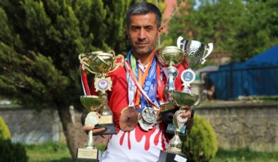 Siirtli atlet 25 yıllık kariyerine 49 madalya sığdırdı
