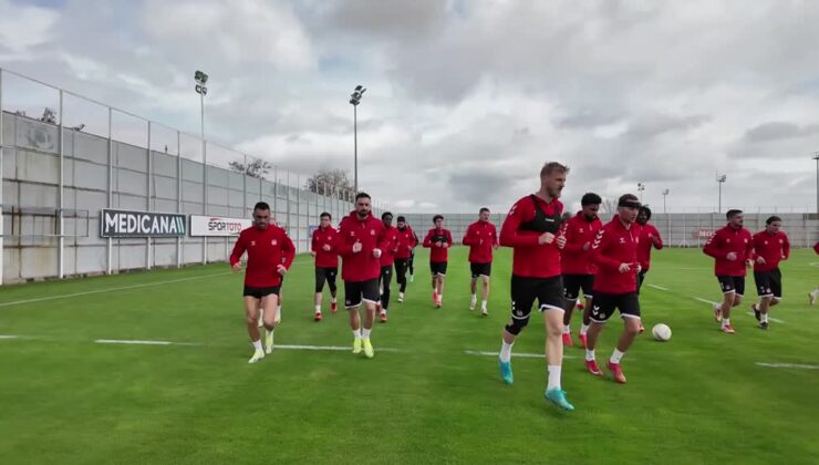 Sivasspor, Rizespor deplasmanı öncesi hazırlıklarını yoğun tempoda sürdürüyor