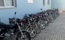 Siverek’te şase numarası silinmiş 14 motosiklet ele geçirildi