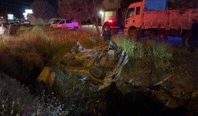 Takla atan otomobildeki 1 kişi öldü, 1 kişi yaralandı