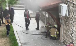 Tarihi camide çıkan yangın söndürüldü