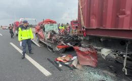 Feci kaza Cip tıra çarptı: Sürücü hayatını kaybetti