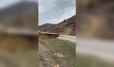 Kelkit-Erzincan yolunda çökme: Trafik çift yönlü durduruldu