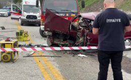Küre’de iki otomobil çarpıştı: 3 ölü, 4 yaralı hastaneye sevk edildi