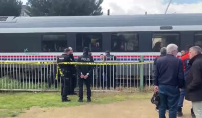 Hemzemin geçitte tren çarpan kadın hayatını kaybetti