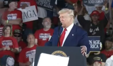 Trump 100. gün mitinginde: “Beni hiçbir şey durduramaz”
