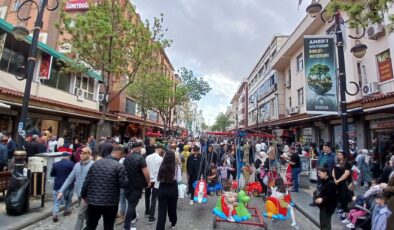 Sur’da iğne atılsa yere düşmeyecek yoğunluk yaşandı