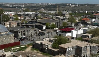 Sur İlçesi yeni yüzüne kavuşmaya devam ediyor