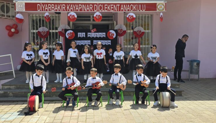 Diyarbakır’da minik yürekler 23 Nisan’ı kutladı