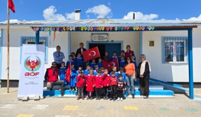 Bingöl Emniyetinden “Yılın Öğretmeni”ne Anlamlı Ziyaret