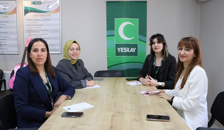 Yeşilay atölyesinde sosyal beceriler kazanıyorlar