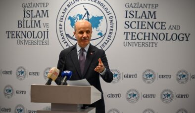 YÖK Başkanı Özvar, “Türkiye İlahiyat Fakülteleri Dekanlar Toplantısı”nda konuştu