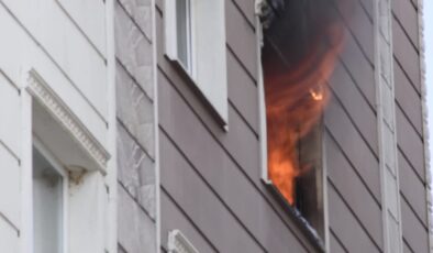 Yangın çıkan apartmanda mahsur kalan 6 kişiyi itfaiye kurtardı