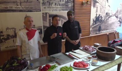 Adana’da Kültür Yolu Festivali’nde güveç patlıcan sahneye çıktı