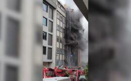 Ayakkabı imalathanesinde çıkan yangına müdahale ediliyor