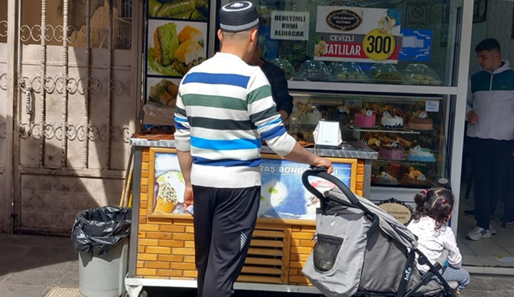 Dondurma tezgahları kurulmaya başlandı