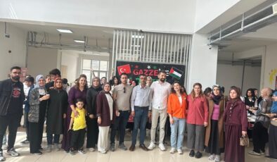 Kulp ilçesinde lise öğrencileri Gazze için kermes düzenledi