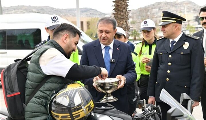 Şanlıurfa Valisi Şıldak: Dönüş yolunda trafiğe dikkat