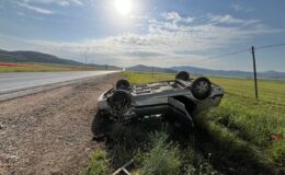 Gaziantep’te devrilen otomobildeki 4 kişi yaralandı