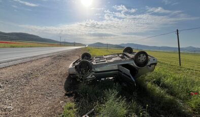 Gaziantep’te devrilen otomobildeki 4 kişi yaralandı