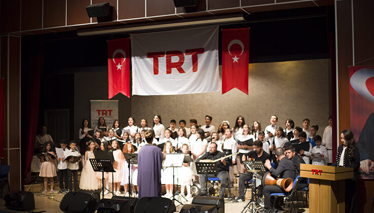 TRT Diyarbakır Çocuk Korosu’ndan Yıl Sonu Konseri