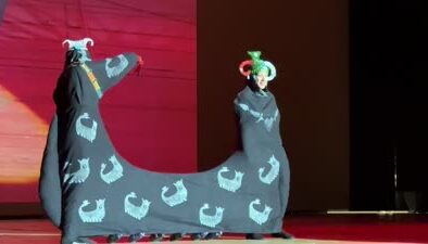 Cam elbiseler defilesi büyüledi: sanat cama can verdi