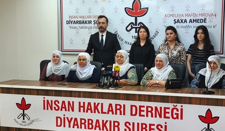 Barış Anneleri:”Türkiye’ye barış getirelim, birlikte yaşayalım.”