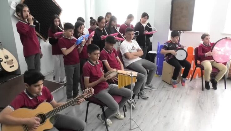 Bağlamadan kemana, öğrenciler müzikle geleceğe hazırlanıyor