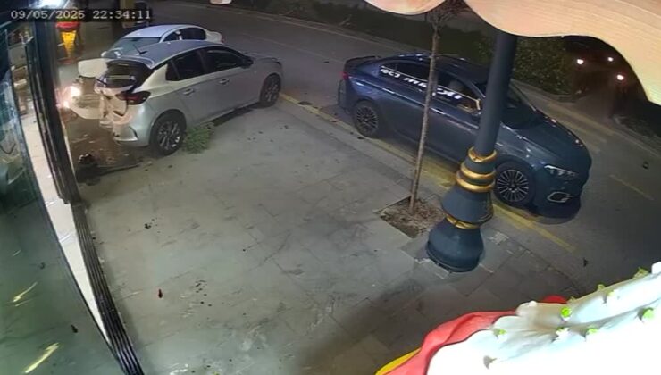 Başka bir araca çarpan otomobil su kanalına düştü