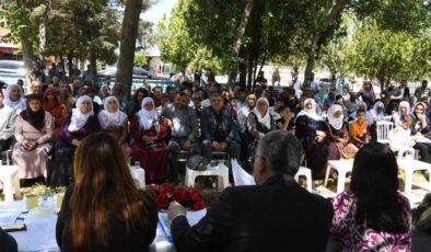 Bismil Belediyesi meclis toplantısını kırsalda halka açık yaptı