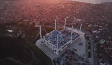 Çamlıca Camisi tek plan dron çekimiyle kayda alındı