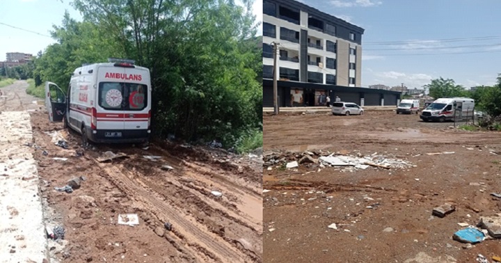 Bağlar İlçesinde Ambulanslar Çamura Saplandı