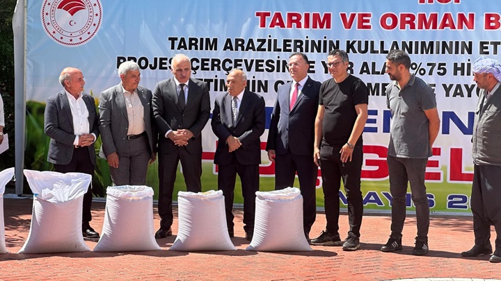 Diyarbakır’da çiftçilere 27 ton çeltik tohumu dağıtıldı