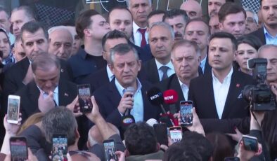 CHP Genel Başkanı Özel, partisinin İstanbul İl Başkanlığı önünde konuştu