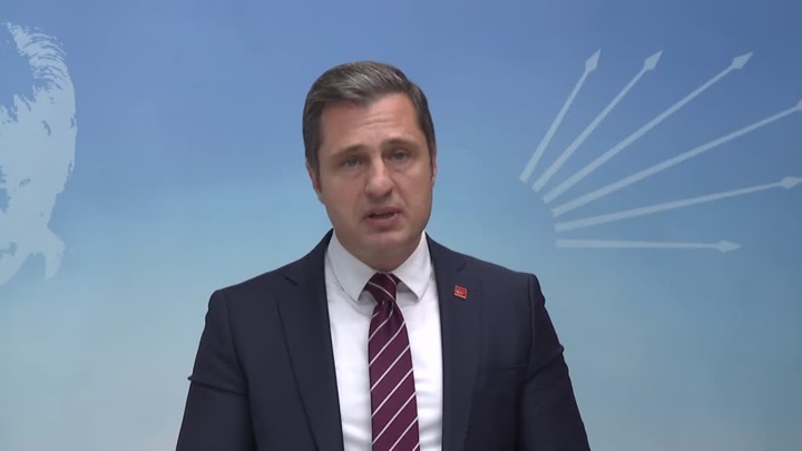 CHP Sözcüsü Yücel, MYK gündemine ilişkin İzmir’de basın toplantısı düzenledi